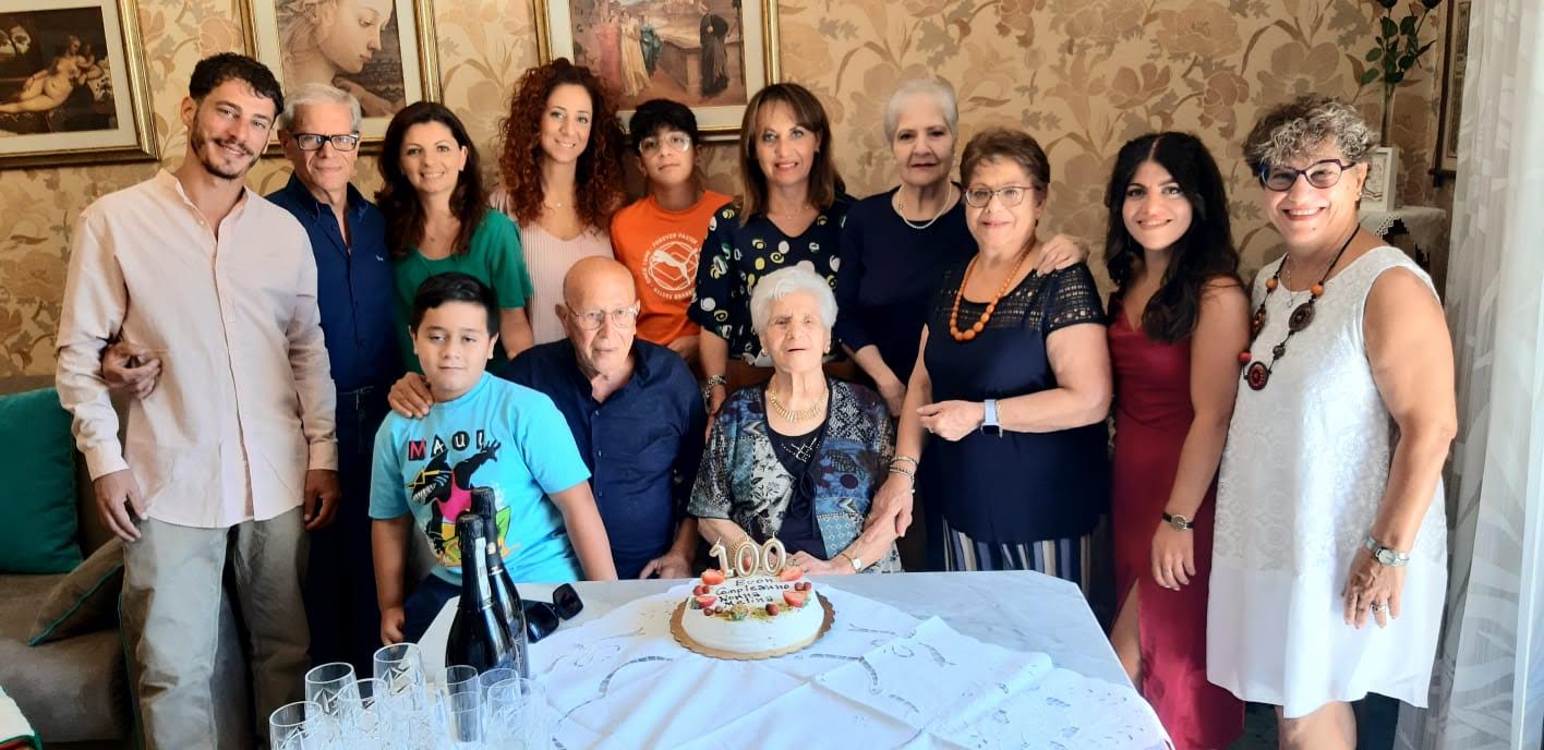 Bronte Grande Festa Per I Cento Anni Di Nonna Melina Catania News