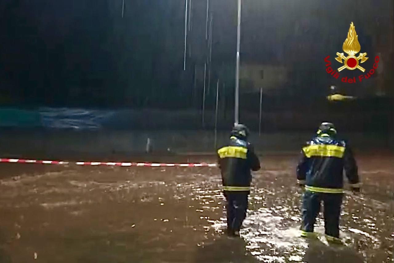 Catania Danni Causati Dal Maltempo Da 24 Ore L Impegno Dei Vigili Del