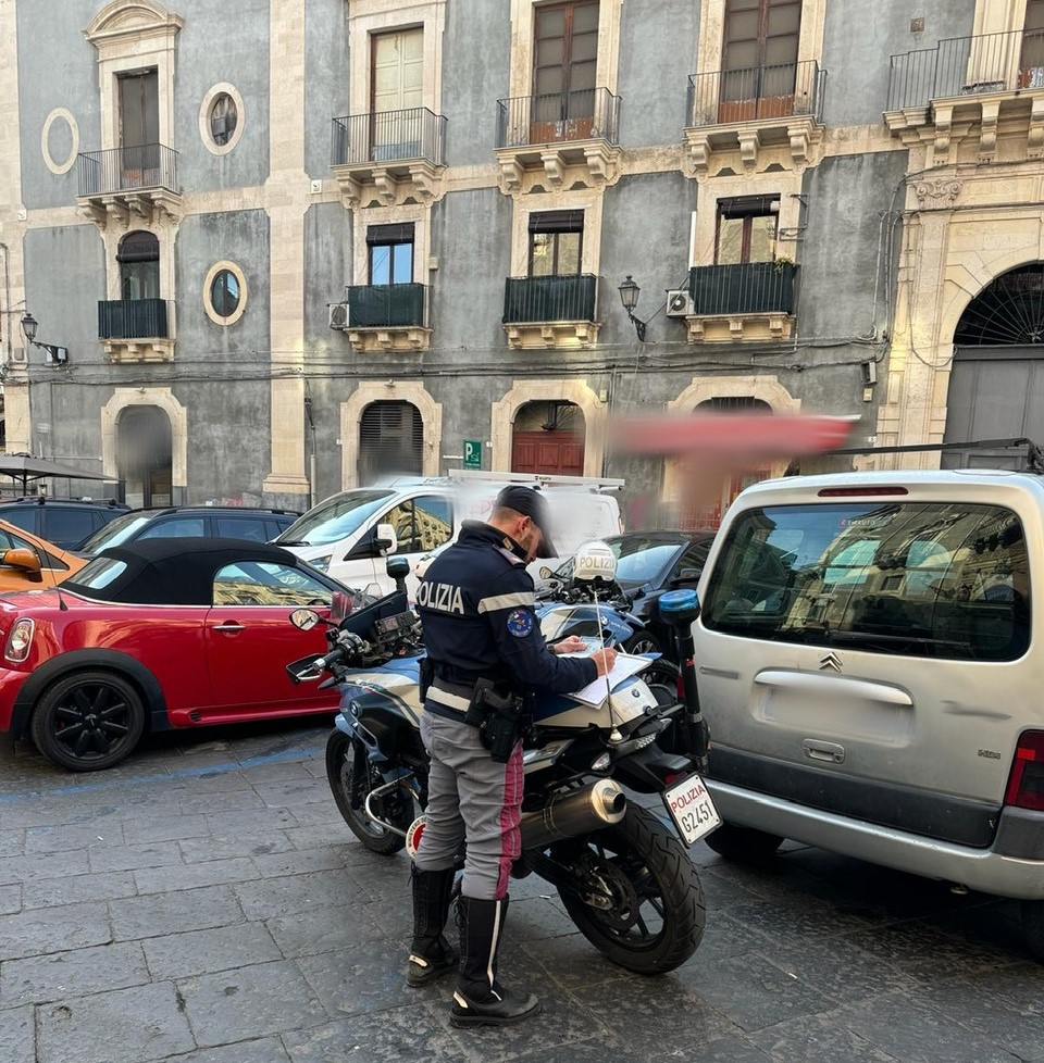 Lotta Ai Parcheggiatori Abusivi, Sorpresi In Sei - Catania News